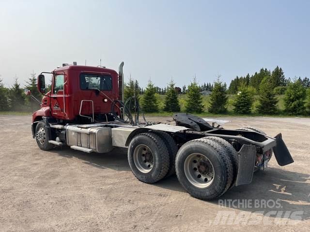 Mack CXU613 Τράκτορες