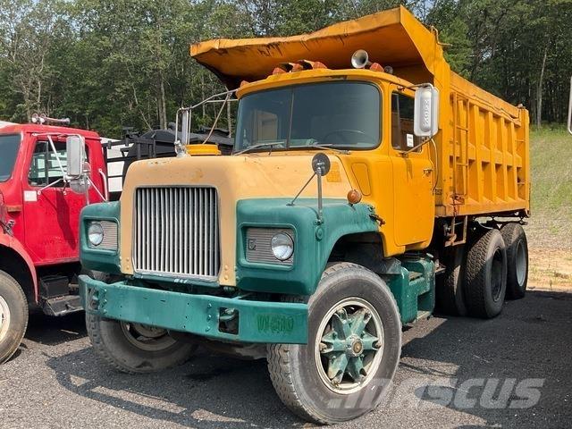 Mack DM686SX Φορτηγά Ανατροπή