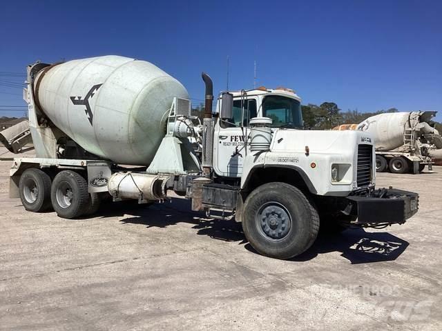 Mack DM690S Άλλα Φορτηγά