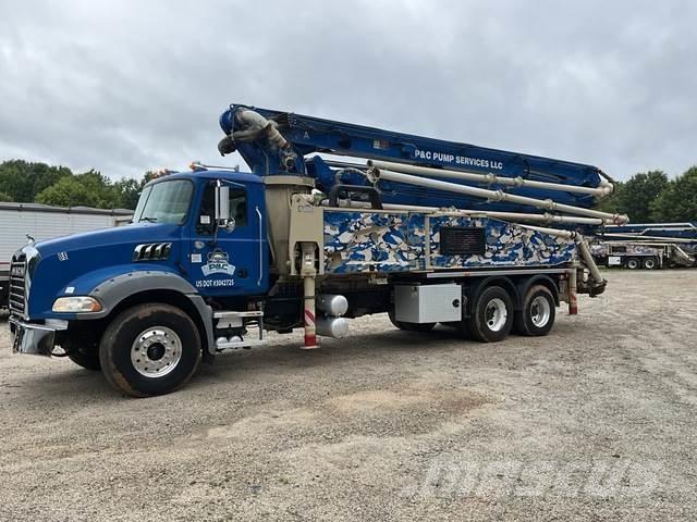 Mack GR64B Αντλίες σκυροδέματος
