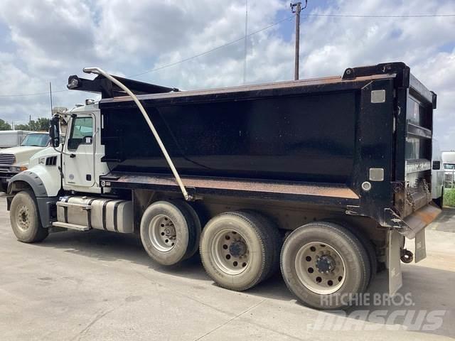Mack GR64F Φορτηγά Ανατροπή