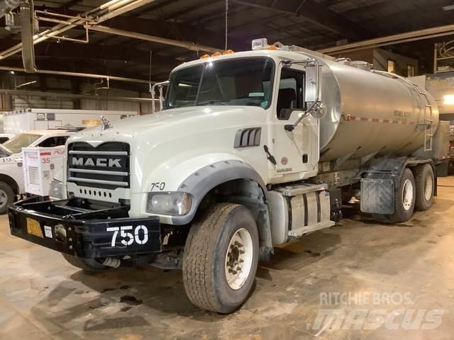 Mack GU713 Βυτία νερού