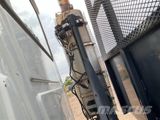 Mack GU713 Φορτηγά Kαρότσα με ανοιγόμενα πλαϊνά