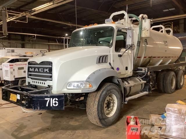 Mack GU813 Βυτιοφόρα φορτηγά