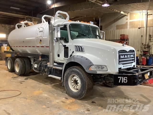 Mack GU813 Βυτιοφόρα φορτηγά