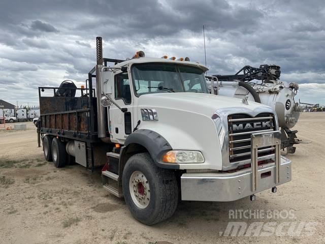 Mack GU813 Φορτηγά Kαρότσα με ανοιγόμενα πλαϊνά