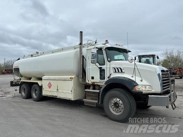 Mack GU813 Βυτιοφόρα φορτηγά