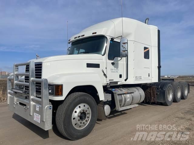Mack PI86T Τράκτορες