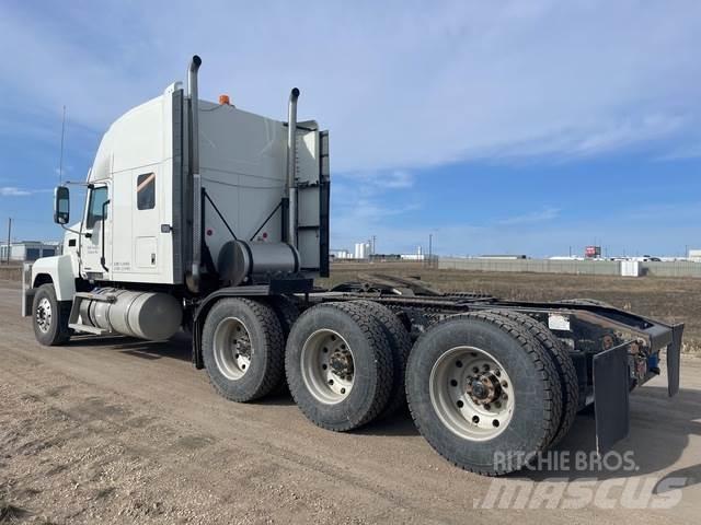 Mack PI86T Τράκτορες