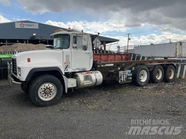 Mack RD688S Φορτηγά φόρτωσης κάδων