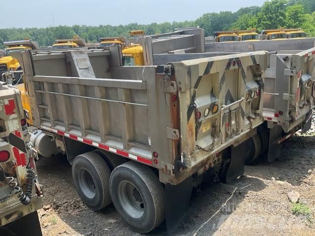 Mack RD688S Διαστρωτήρες άμμου και αλατιού