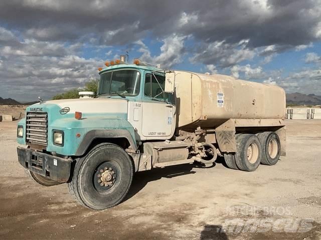 Mack RD690S Βυτία νερού