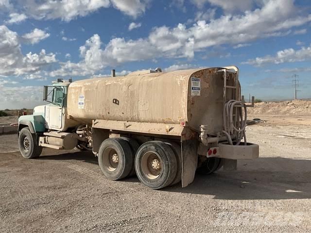 Mack RD690S Βυτία νερού