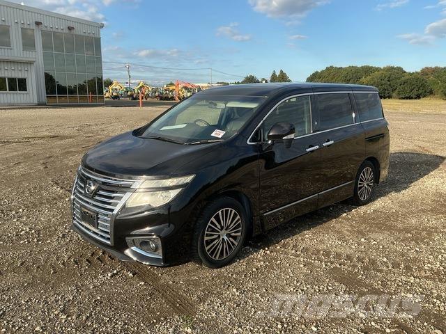 Nissan Elgrand Μίνι λεωφορεία