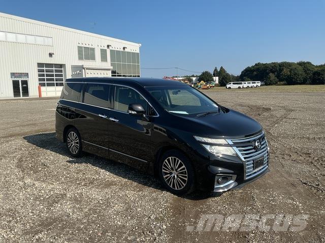 Nissan Elgrand Μίνι λεωφορεία