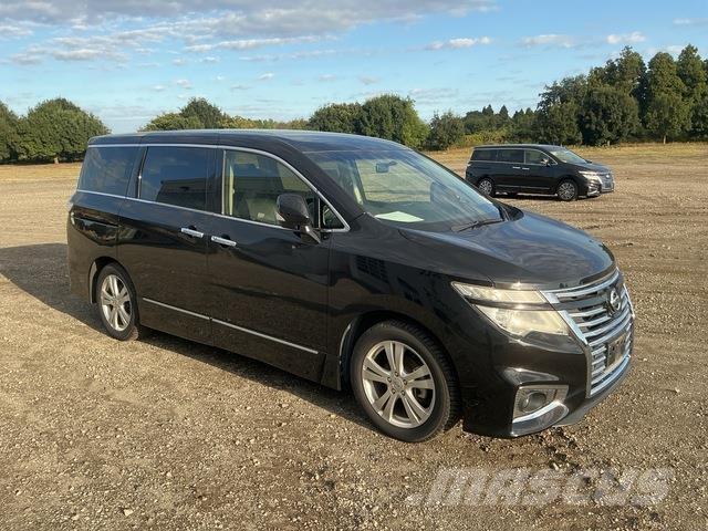 Nissan Elgrand Μίνι λεωφορεία