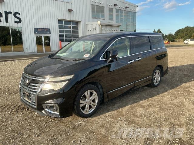 Nissan Elgrand Μίνι λεωφορεία