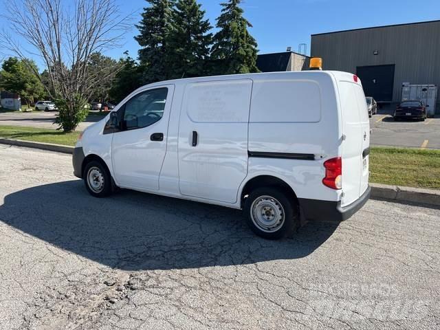 Nissan NV200 Κλούβες με συρόμενες πόρτες