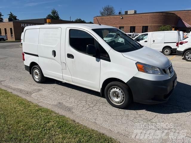 Nissan NV200 Κλούβες με συρόμενες πόρτες