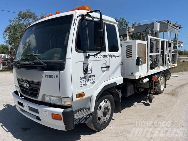 Nissan UD2300 Δημοτικά οχήματα/Οχήματα γενικής χρήσης