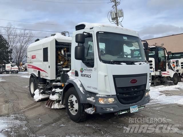 Peterbilt 220 Φορτηγά σκούπες