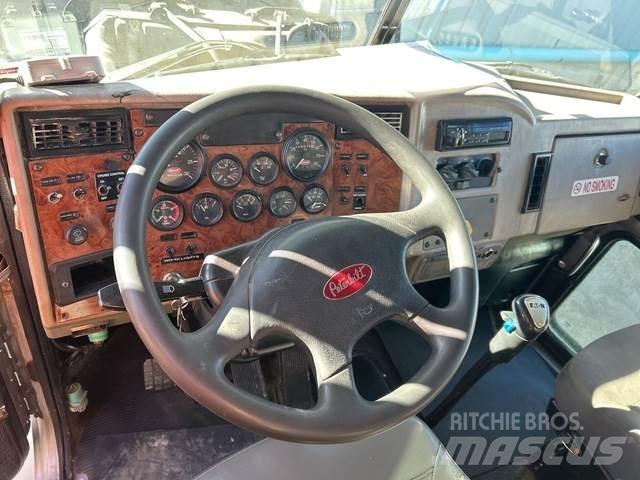 Peterbilt 335 Βυτιοφόρα φορτηγά