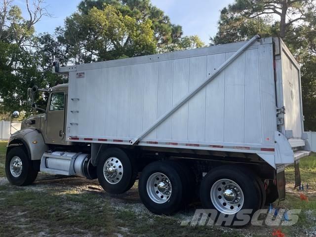 Peterbilt 348 Φορτηγά Ανατροπή