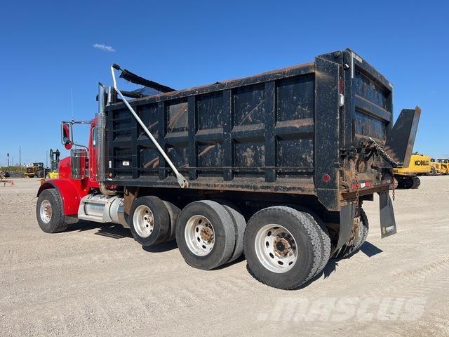 Peterbilt 367 Φορτηγά Ανατροπή