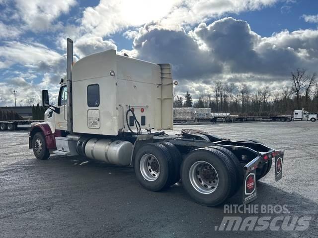 Peterbilt 567 Τράκτορες