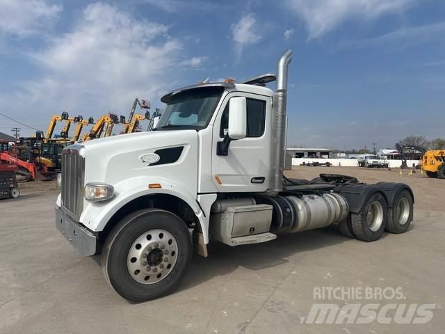 Peterbilt 567 Τράκτορες