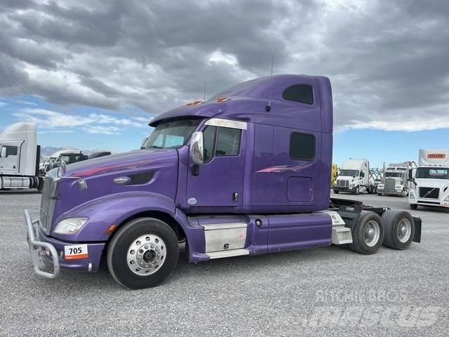 Peterbilt 587 Τράκτορες
