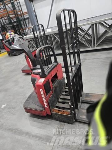 Raymond 8410 Χειροκίνητο ανυψωτικό αμαξίδιο