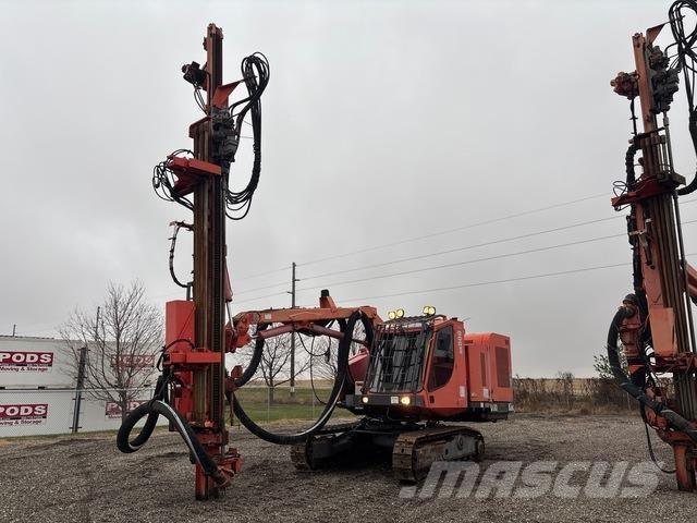 Sandvik DX800 Εξοπλισμός επιφανειακών γεωτρήσεων