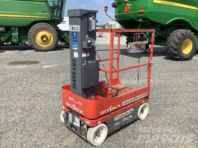 SkyJack SJ12 Ανυψωτήρες με κατακόρυφους πυλώνες