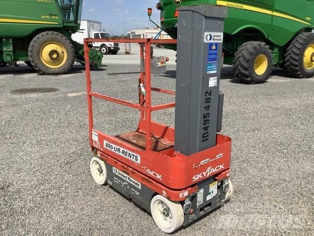 SkyJack SJ12 Ανυψωτήρες με κατακόρυφους πυλώνες