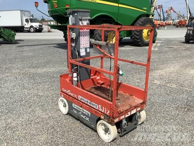 SkyJack SJ12 Ανυψωτήρες με κατακόρυφους πυλώνες