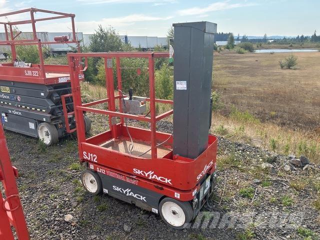 SkyJack SJ12 Ανυψωτήρες με κατακόρυφους πυλώνες