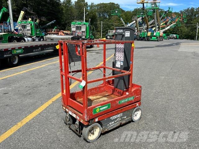 SkyJack SJ12 Ανυψωτήρες με κατακόρυφους πυλώνες