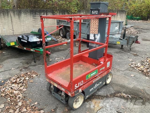 SkyJack SJ12 Ανυψωτήρες με κατακόρυφους πυλώνες