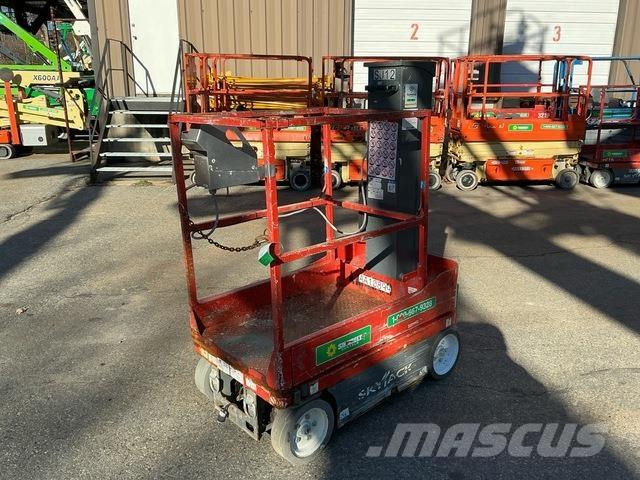 SkyJack SJ12 Ανυψωτήρες με κατακόρυφους πυλώνες