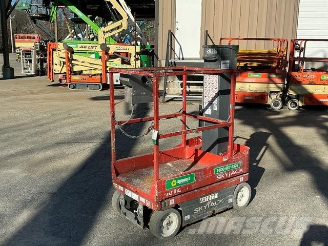SkyJack SJ12 Ανυψωτήρες με κατακόρυφους πυλώνες