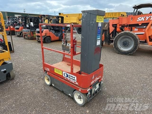SkyJack SJ16 Ανυψωτήρες με κατακόρυφους πυλώνες