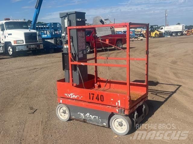 SkyJack SJ16 Ανυψωτήρες με κατακόρυφους πυλώνες