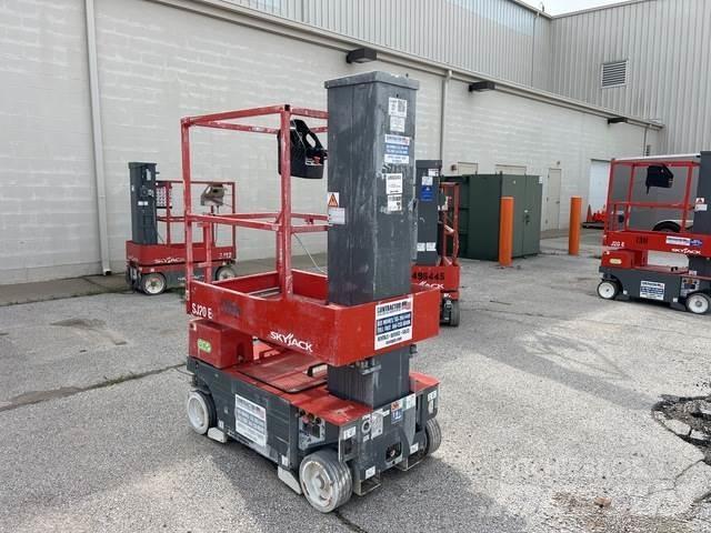 SkyJack SJ20E Ανυψωτήρες με κατακόρυφους πυλώνες