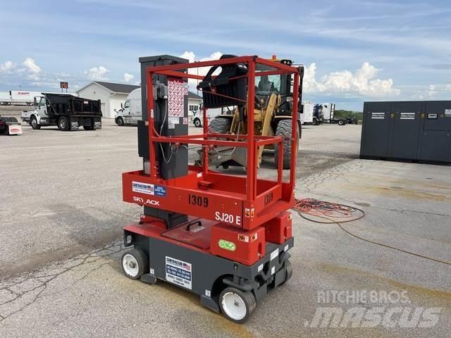 SkyJack SJ20E Ανυψωτήρες με κατακόρυφους πυλώνες