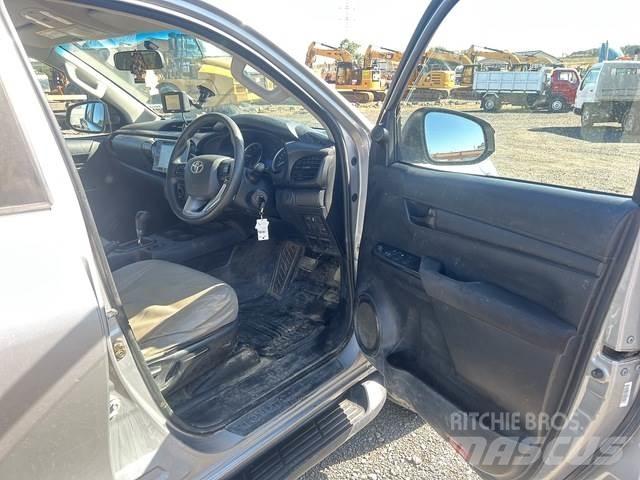 Toyota HiLux Pickup/Αγροτικό