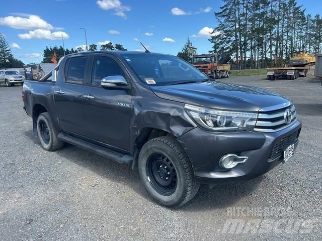 Toyota HiLux Pickup/Αγροτικό