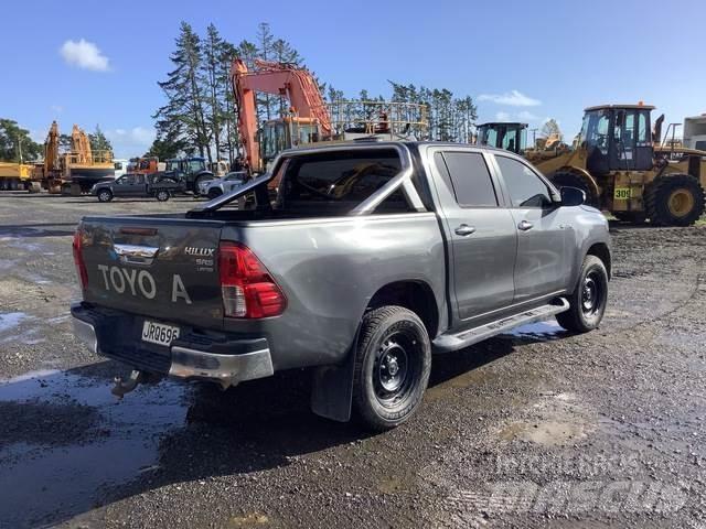 Toyota HiLux Pickup/Αγροτικό
