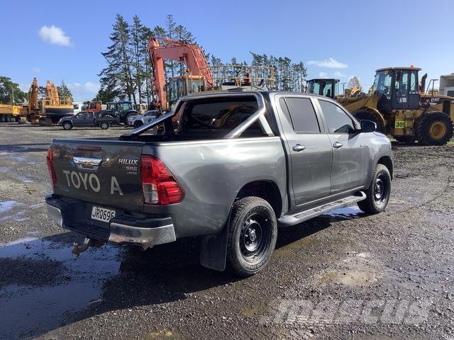 Toyota HiLux Pickup/Αγροτικό