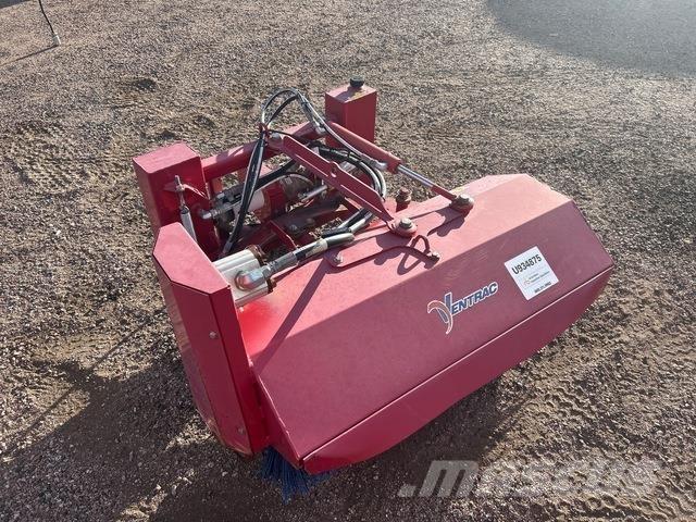 Ventrac NJ380 Ψήκτρες